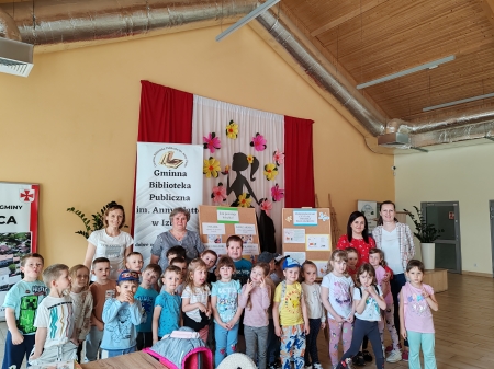 Światowy Dzień Książki w Bibliotece Publicznej w Izbicy 