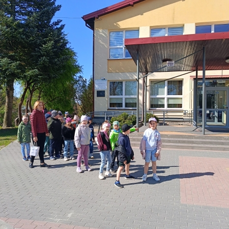 Wycieczka do Szkoły Podstawowej w Izbicy 